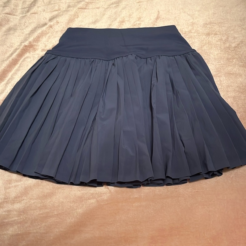 Hinged skirt